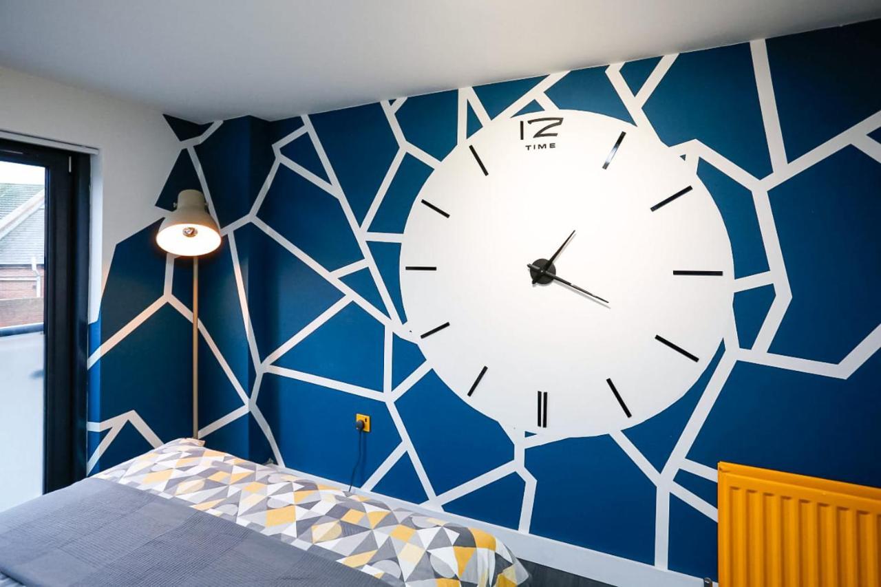 Funky City Apartment - Secure Parking - Wifi - Sleeps 6 - No Parties بلفاست المظهر الخارجي الصورة